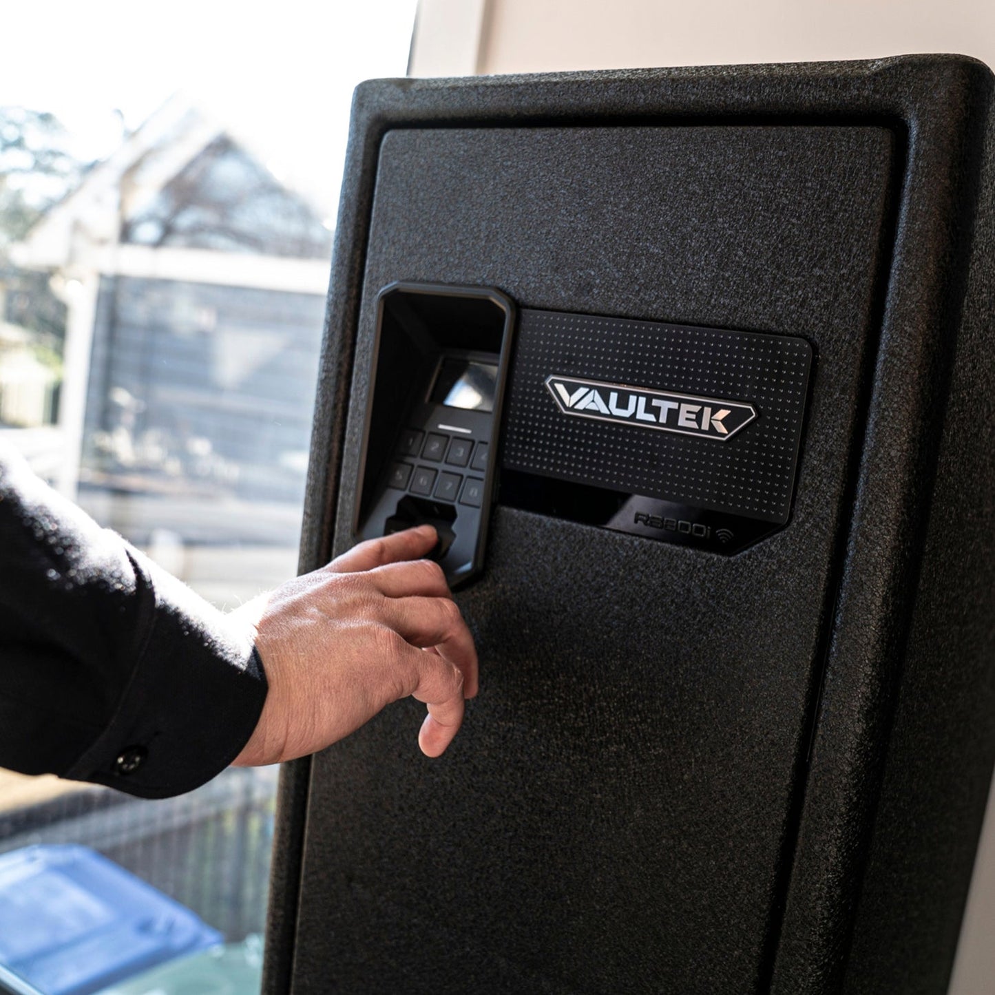 Vaultek ViSN NRS800i Biometric Smart Rifle Safe