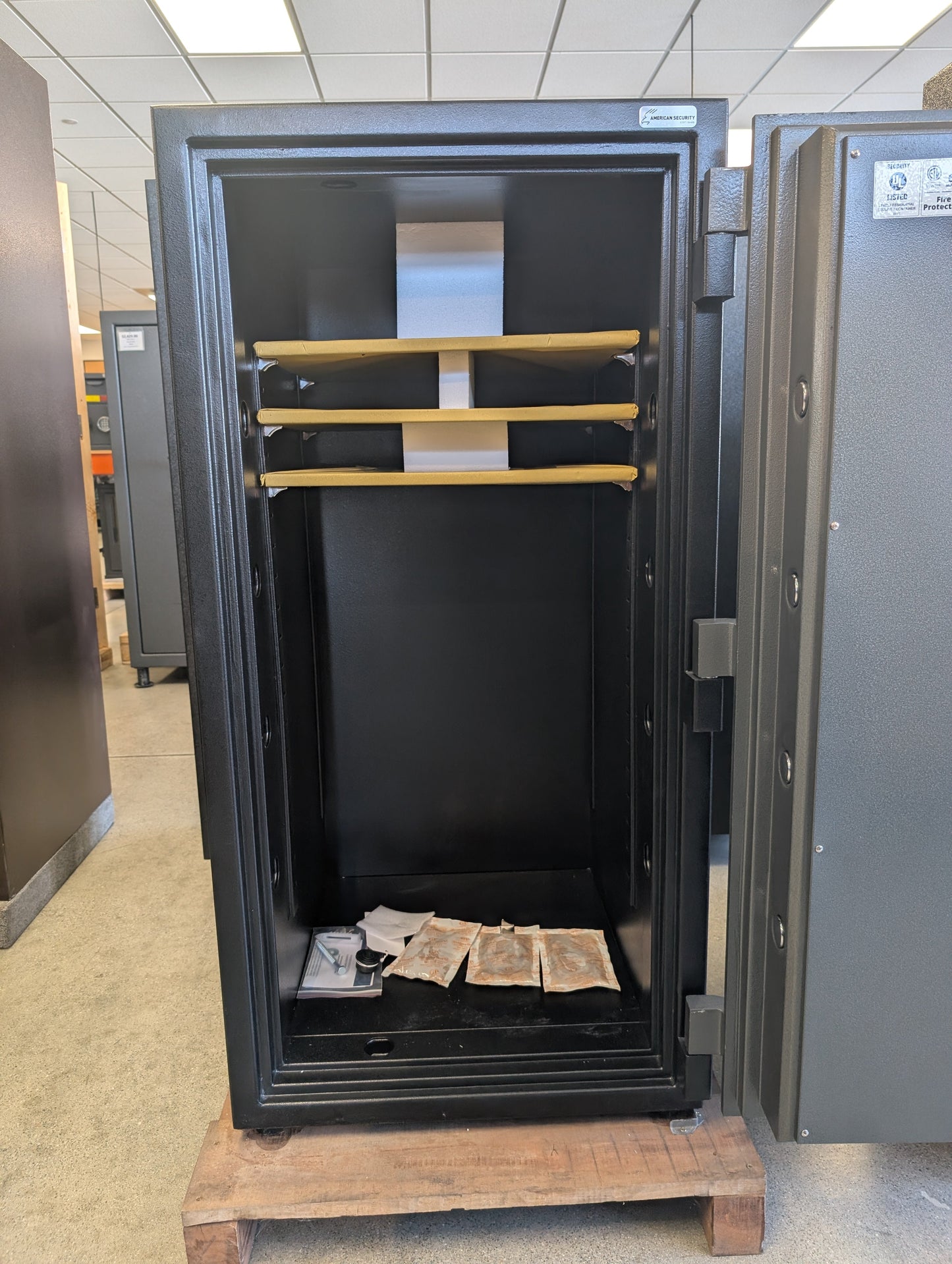 AMSEC BFS4520E1 Extra Large Burglary and Fire Safe - Blemished