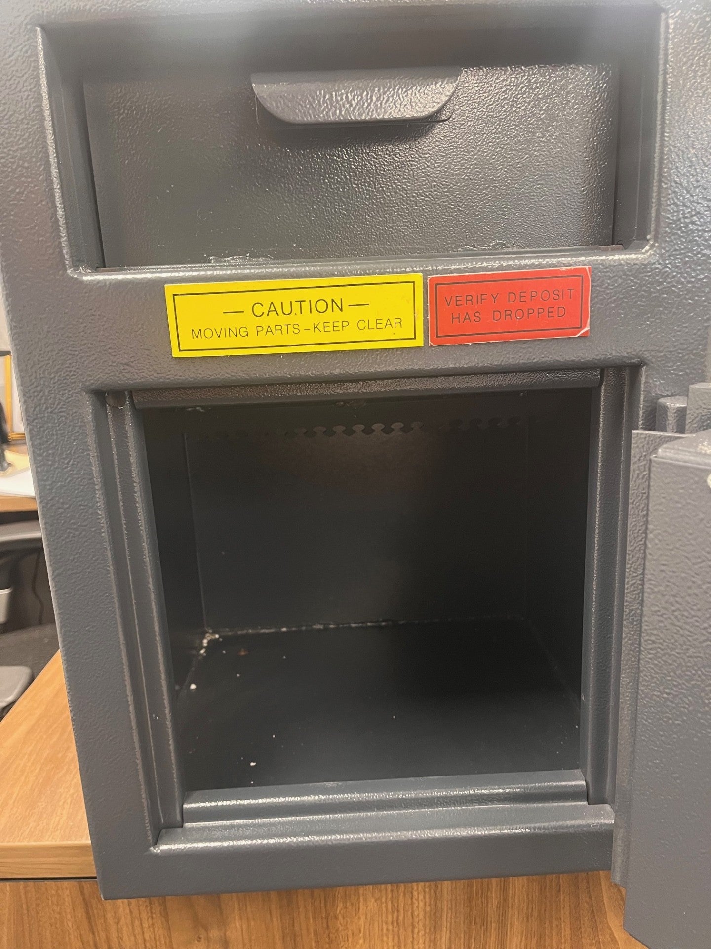 AMSEC DSF2014 Front Load Depository Safe - Blemished